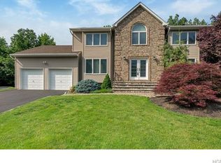 12 Bush Ct, New City, NY 10956