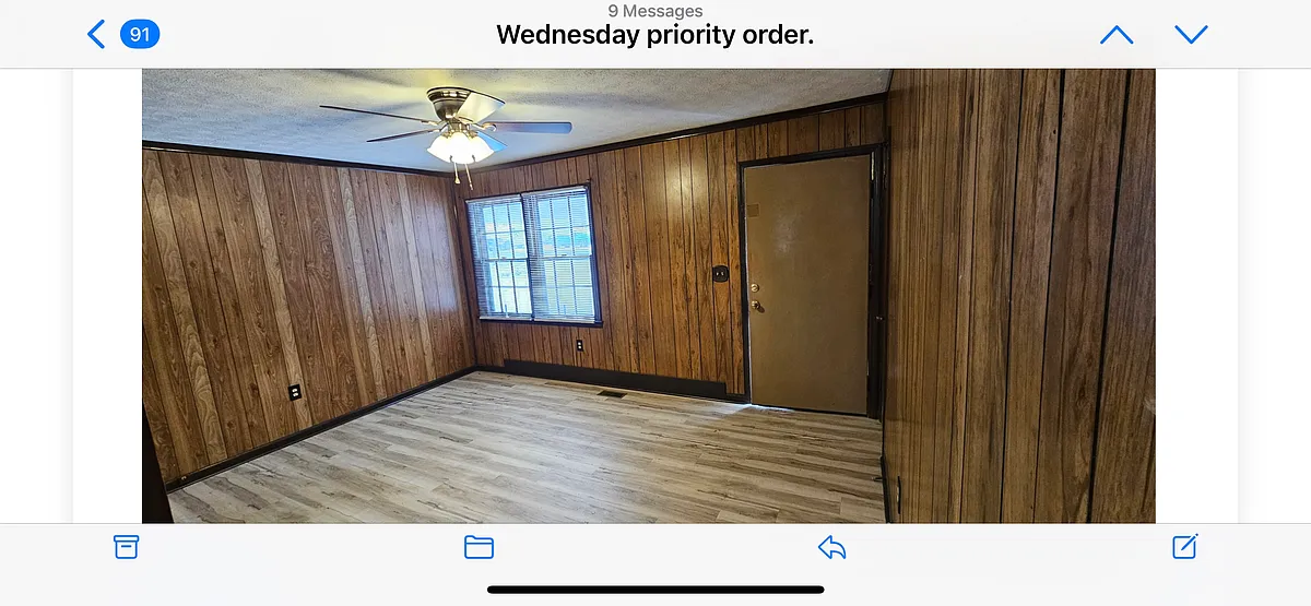 Building Photo - 404 Mann St