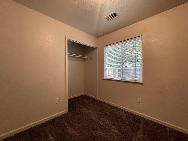 524 W 1st Ave #A — Photo 9