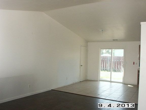 2nd image of 1200 S Clover Dr