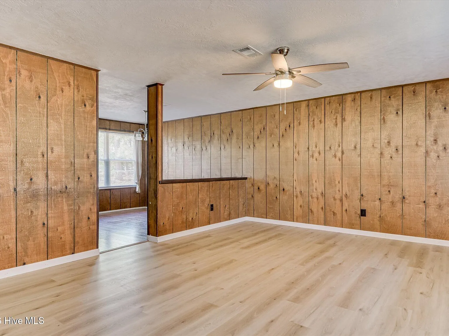 3 bed, 2.0 bath, 1380 sqft, $1,400 — Photo 4