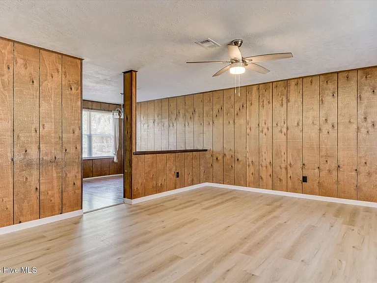 3823 Fairington Dr — Photo 4