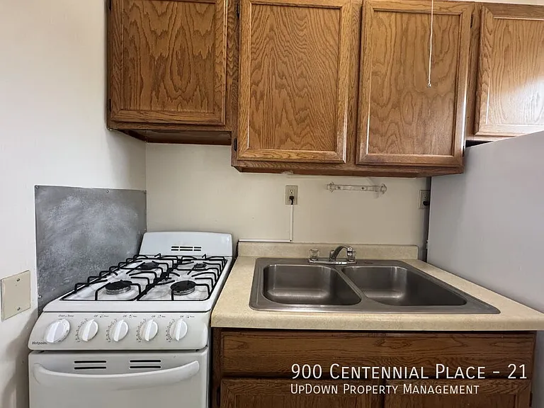 900 Centennial Pl #21 — Photo 8