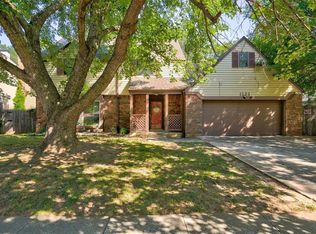 1123 Robin Hood Ln, Norman, OK 73072