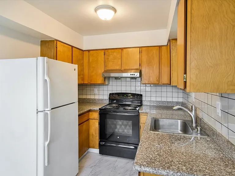 2901 Octavia St. — Photo 6