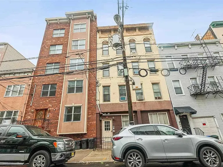 513 Monroe St #2 — Photo 4