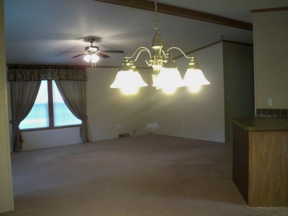 4th image of 78 Hickory Ct