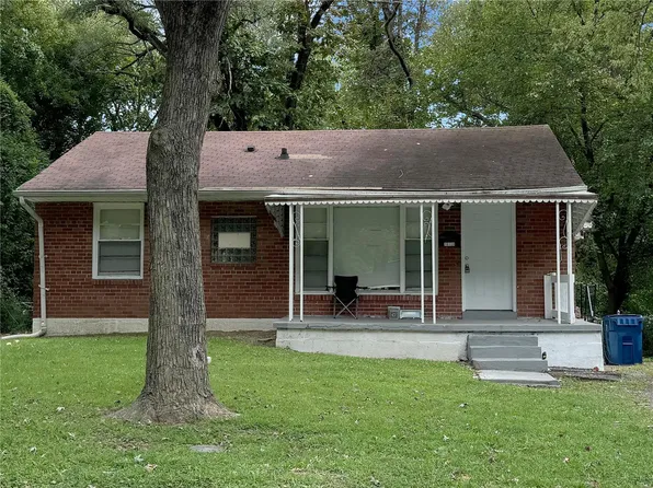 10114 Lord Dr, Saint Louis, MO 63136