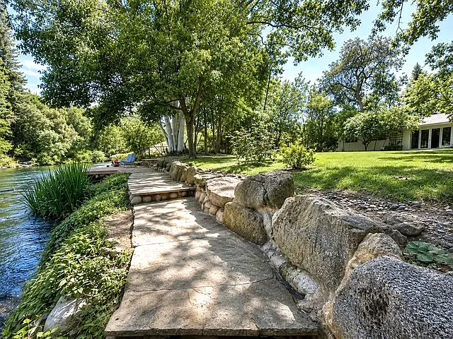 210 Wood Duck Dr