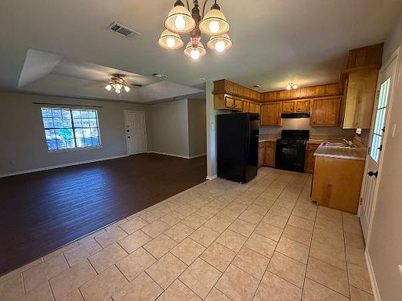 3rd image of 2433 Morris Dr