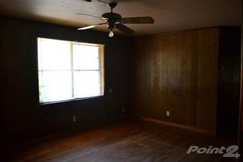 3rd image of 906 Devereaux St