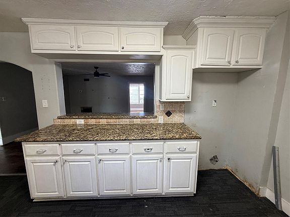 5th image of 7824 Detroit St