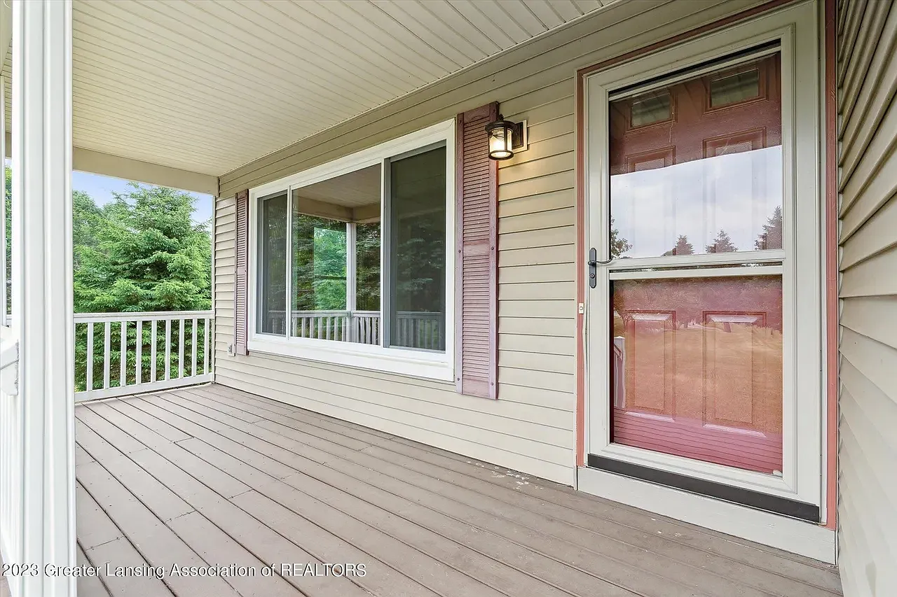 3 bed, 2.5 bath, 2325 sqft, $2,695 — Photo 4