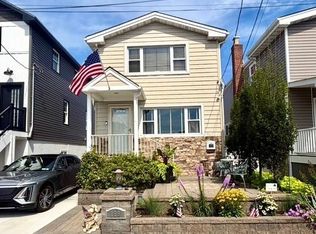 159 Sportsmans Ave, Freeport, NY 11520