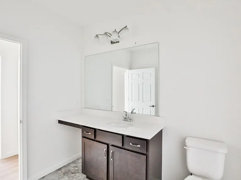 30 Pine Lane Apartments — Photo 11