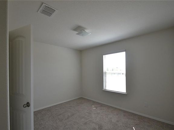 4th image of 1405 Acmite Ave