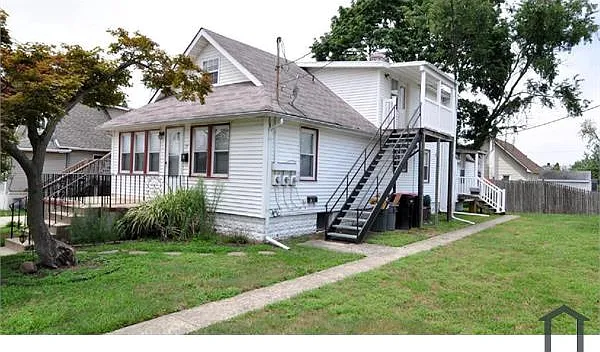 2 bed, $1,650 — Photo 2