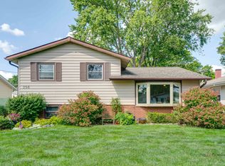 256 N Fairlawn Ave, Mundelein, IL 60060