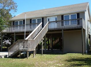 132 E Seaview Dr, Emerald Isle, NC 28594