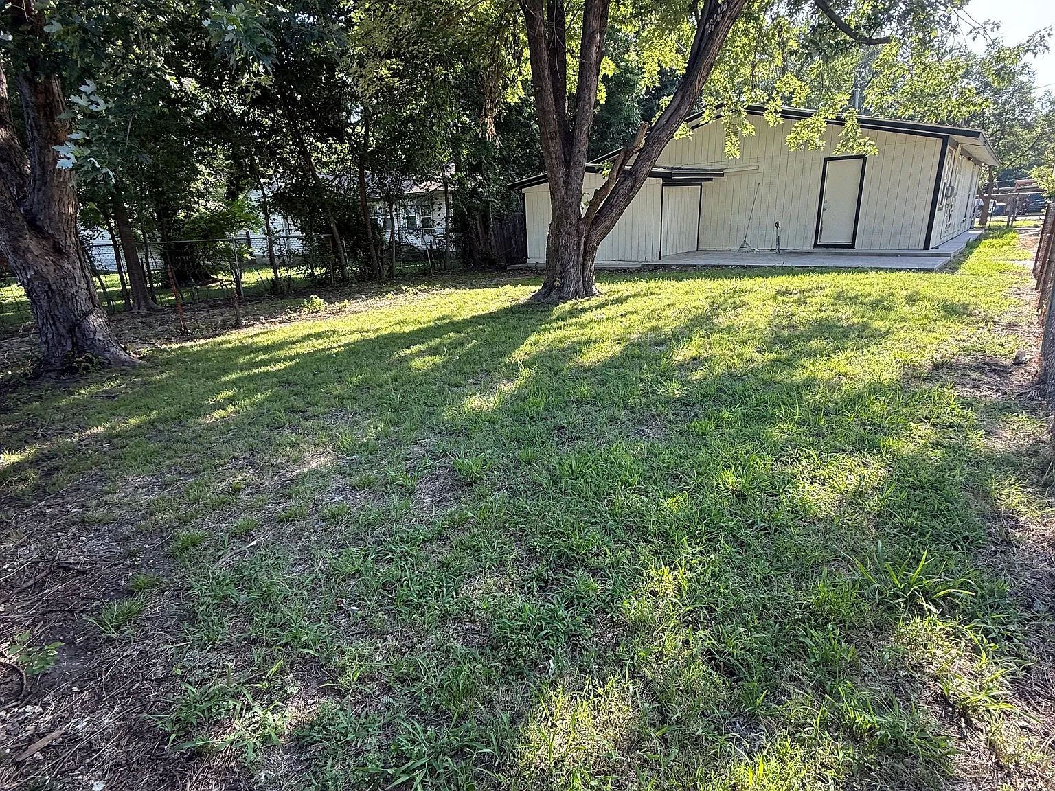 4 bed, 1.5 bath, 1320 sqft, $1,600 — Photo 4