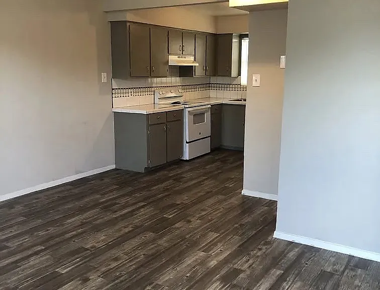 112 Green Point Dr #2 — Photo 10