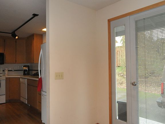 2nd image of 354 Lochwood Dr