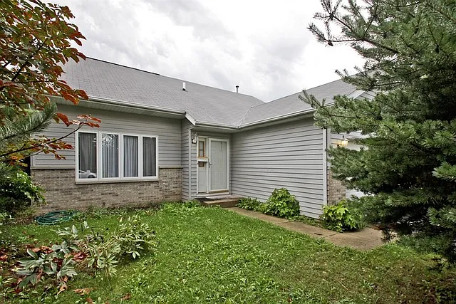 2222 Yeoman St photo 1