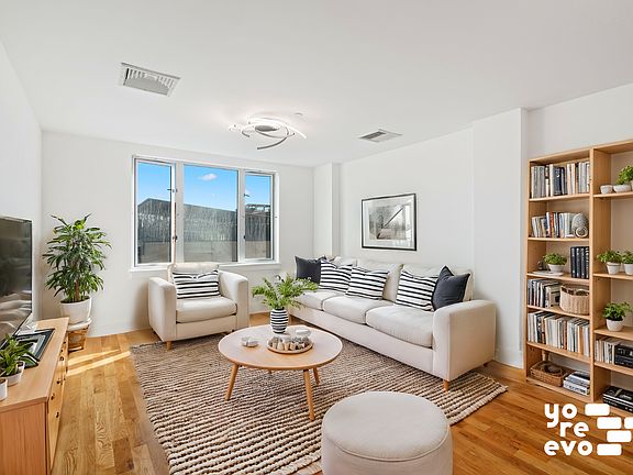 4th image of 100 3rd Ave #5