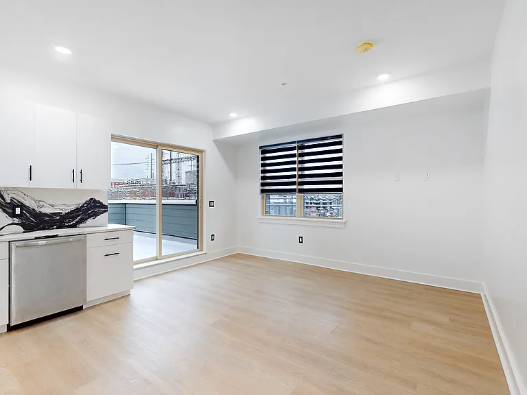 2538 Christian St #A — Photo 2