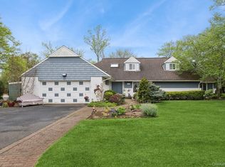 1302 Azure Place, Hewlett Harbor, NY 11557