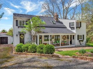 19 Beechwood Rd, Laughlintown, PA 15655