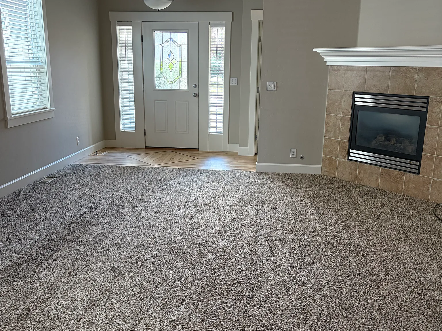 3 bed, 1377 sqft, $2,150 — Photo 3