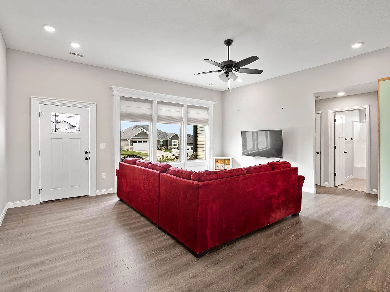 3 bed, 2.0 bath, 1535 sqft, $1,950 — Photo 4