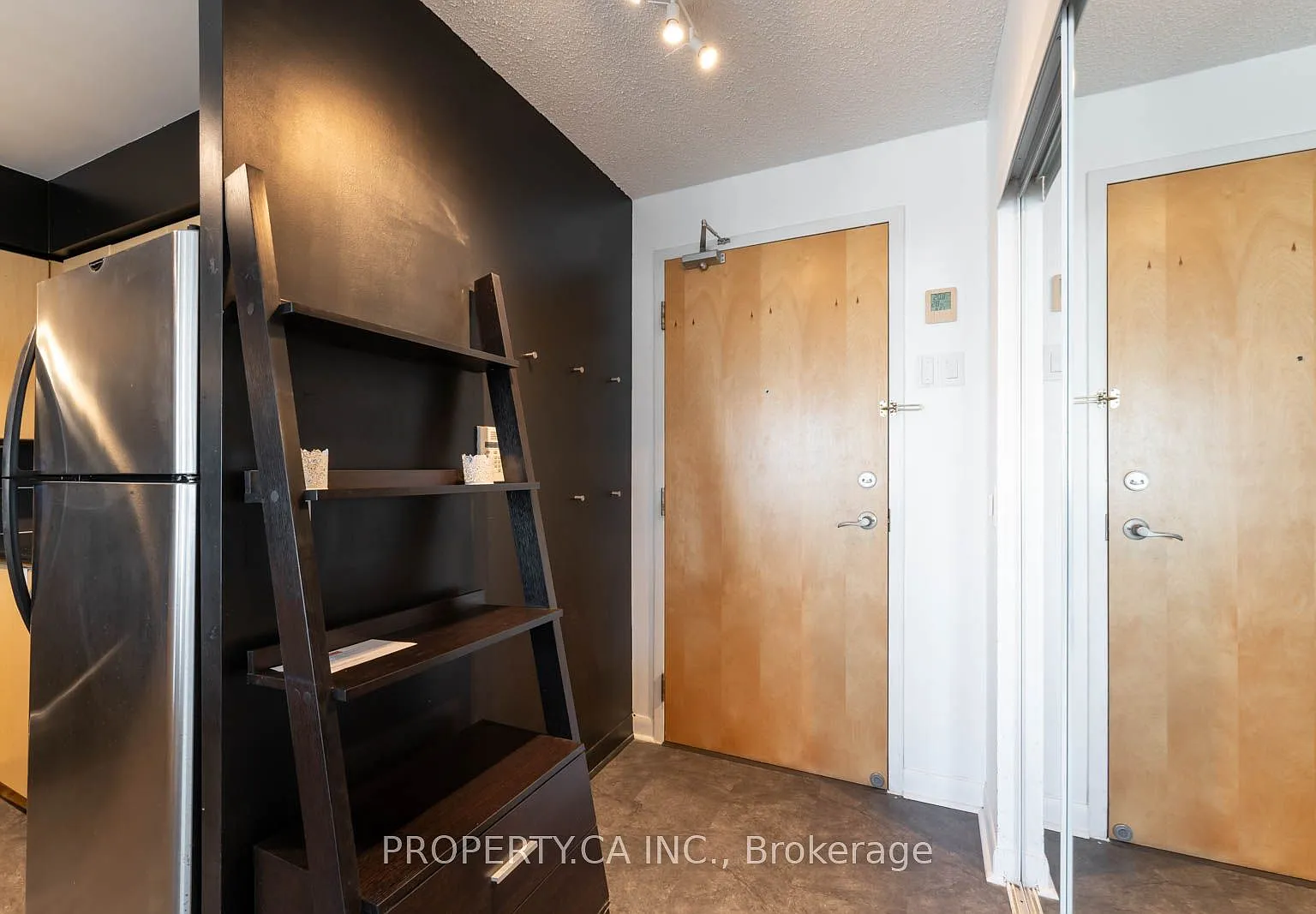 3 bed, $3,850 — Photo 2