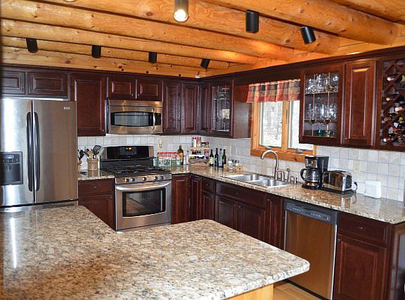 5th image of 162 Mountain View Ln