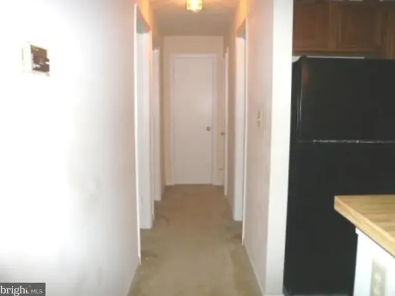 200 Grosvenor Ln #102 — Photo 18