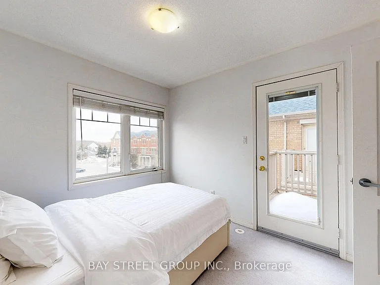 3975 Eglinton Ave W #13 — Photo 12