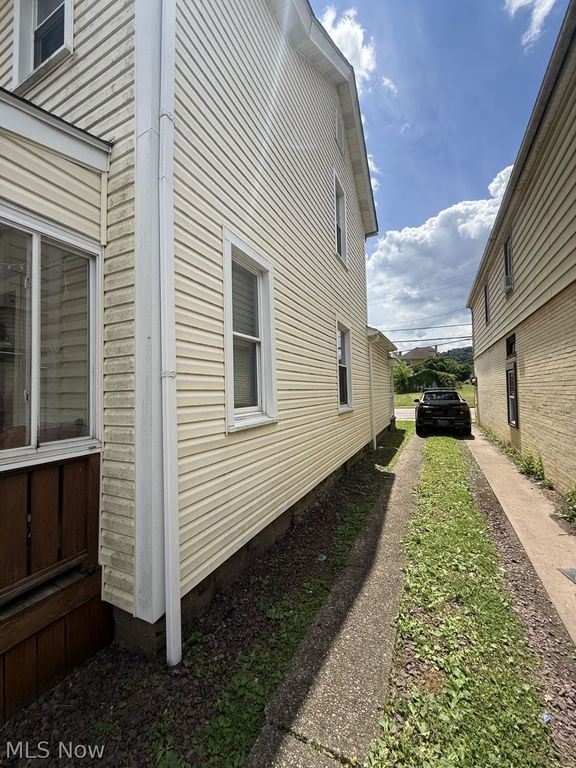 Apartment in East Liverpool, East End, Glendale - View 2