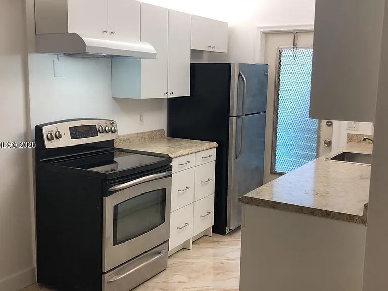 1715 Wiley St #5 — Photo 8