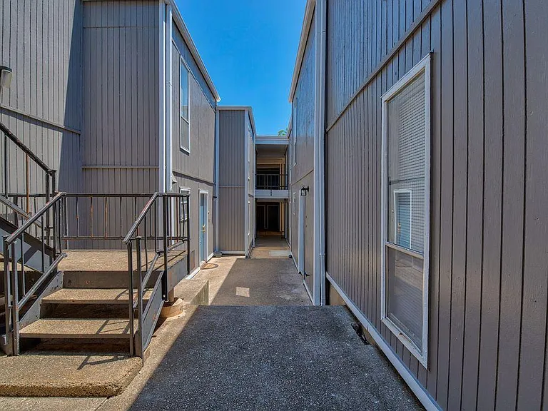 Townsend Place Apartments