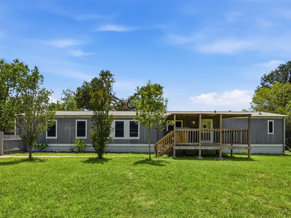135 Side Saddle Dr, Cedar Creek, TX 78612