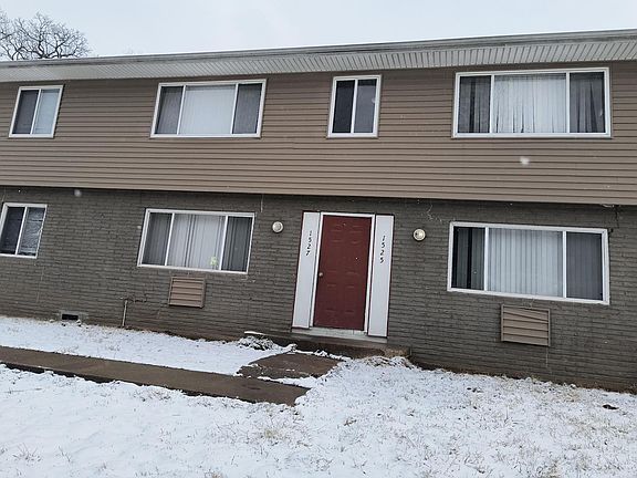 3rd image of 1525 N 55th Dr APT A