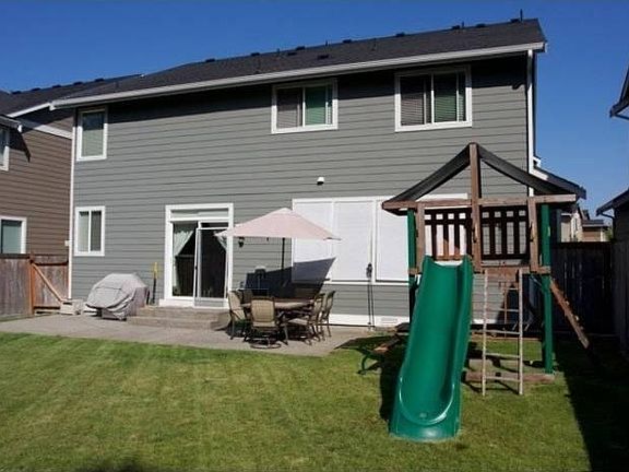 Large Fenced Yard. (Play toy is no longer there.)