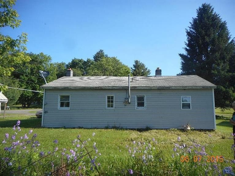 2nd image of 104 Vanderbunt Ln