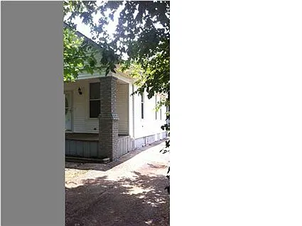 813 Covert Ave photo 1