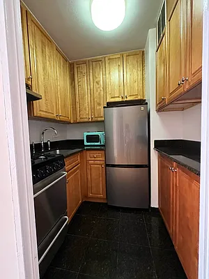 Rented by Bond New York | media 2