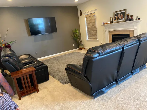 212 Weeping Willow Run Dr, Johnstown, OH 43031