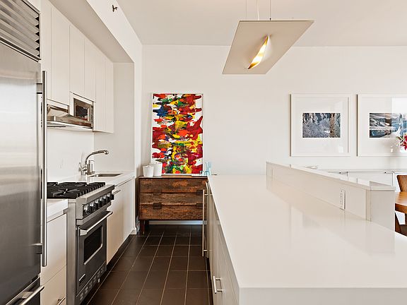 5th image of 505 Greenwich St APT 10B