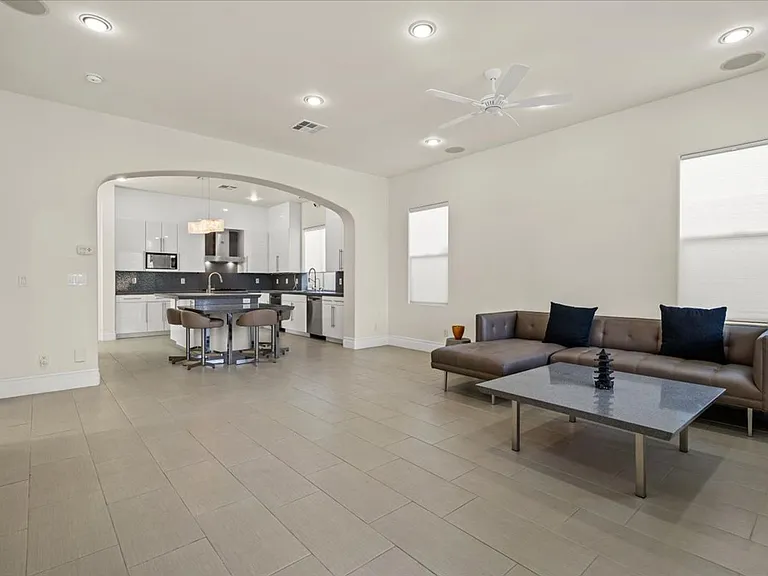 3043 Red Springs Dr — Photo 12