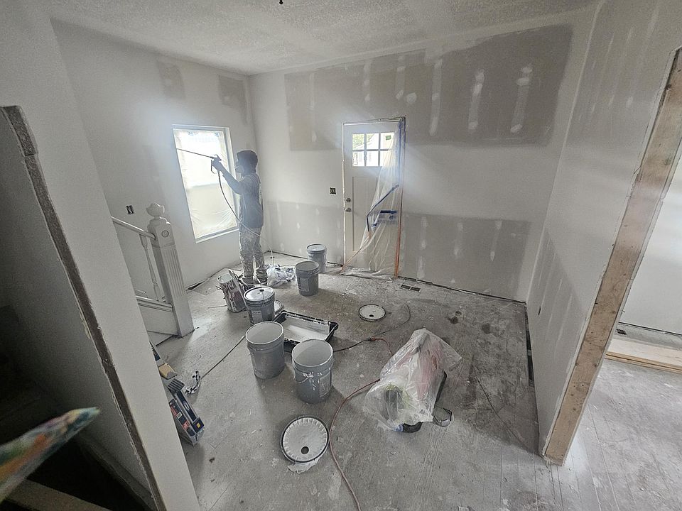 2nd image of 800 Holly St